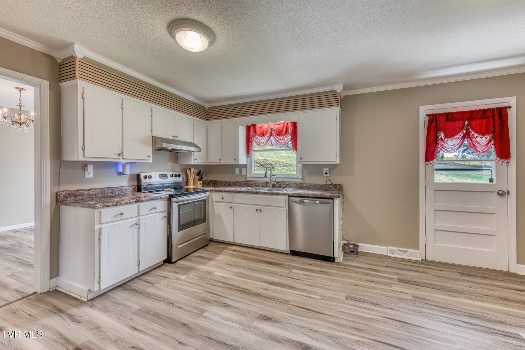 148 Unaka Subdivision Road Elizabethton, TN 37643 - Photo 17 of 56 148 Unaka Subdivision Rd-17