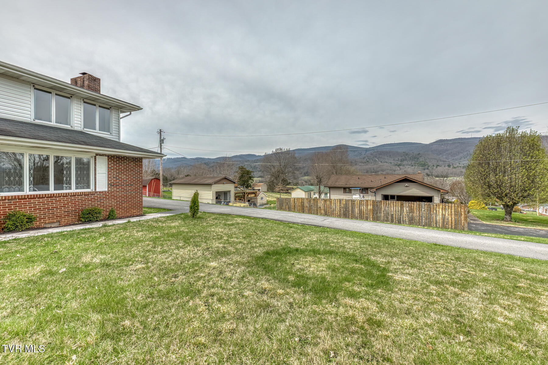 148 Unaka Subdivision Road Elizabethton, TN 37643 - Photo 34 of 56 148 Unaka Subdivision Rd-34