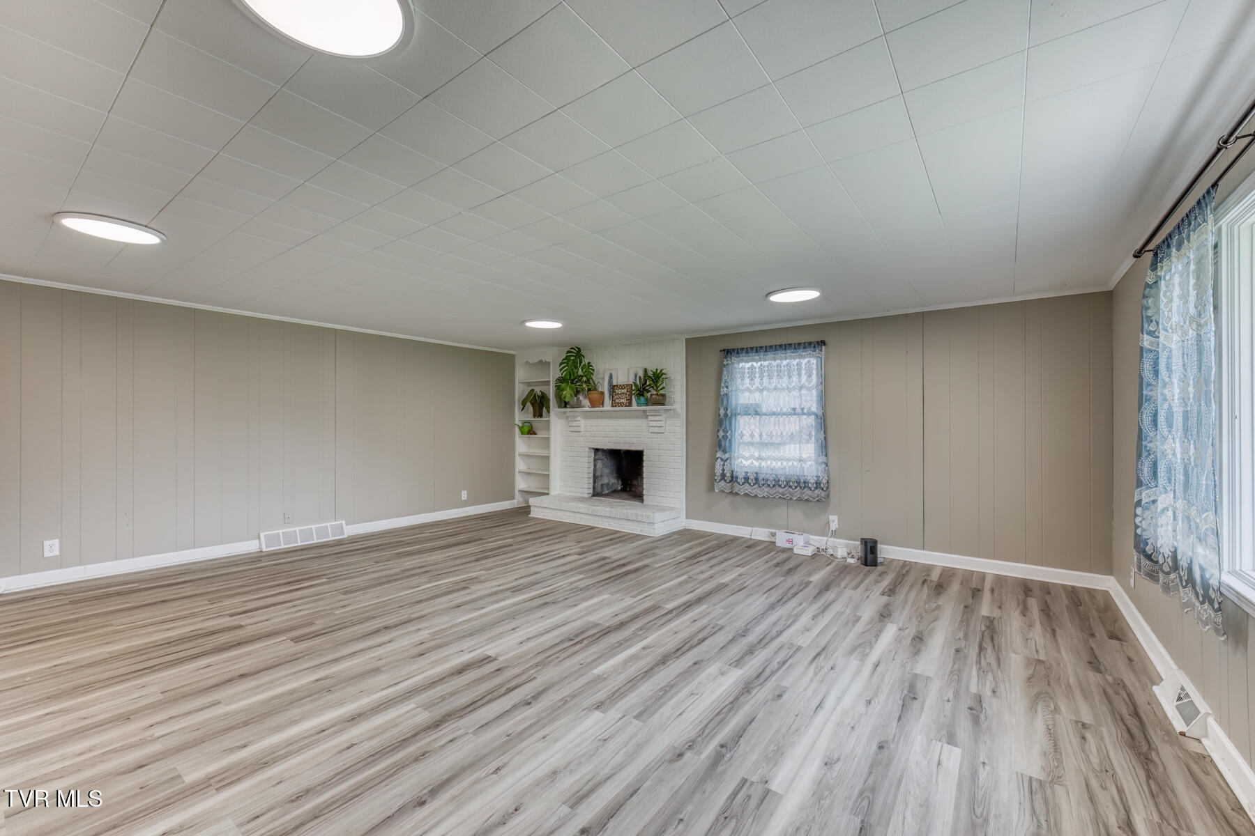 148 Unaka Subdivision Road Elizabethton, TN 37643 - Photo 7 of 56 148 Unaka Subdivision Rd-7