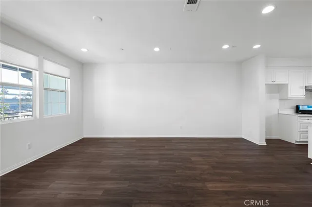 $4,000 | 8887 Orangethorpe Avenue, Buena Park, CA 90621