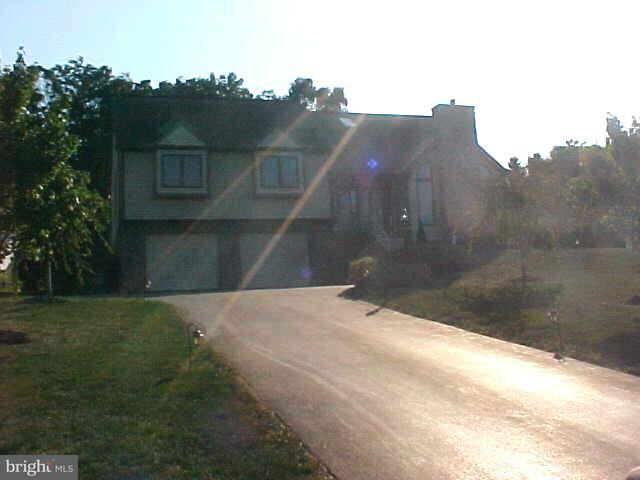 692 Fairview Road Mount Joy, PA 17552 - Photo 2 of 9