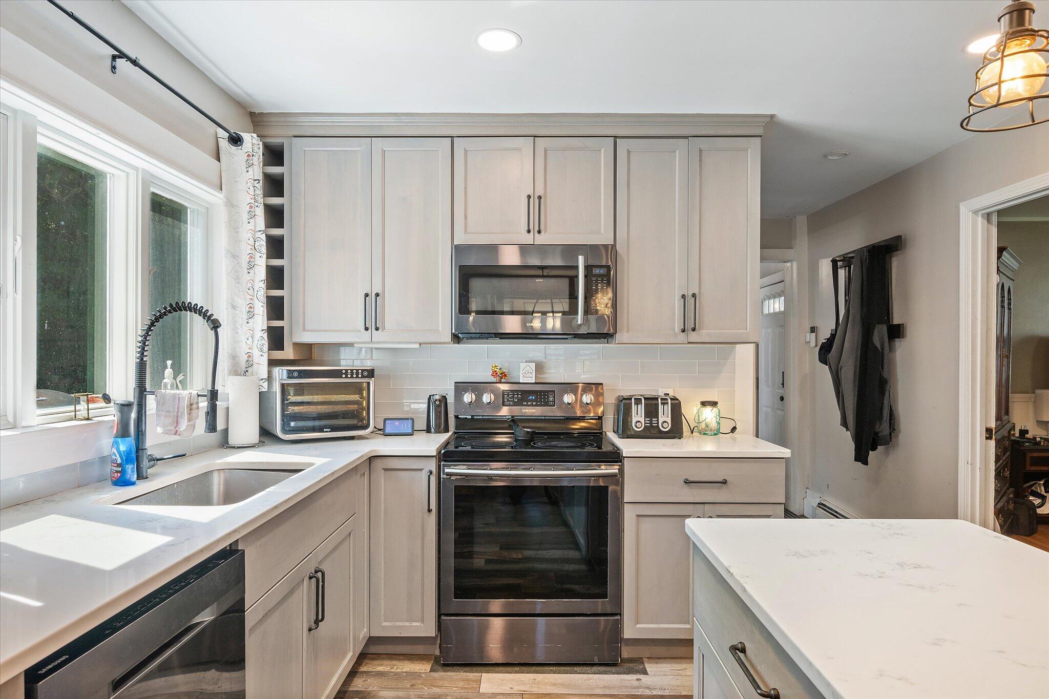 1241 North Main Street Brewer, ME 04412 - Photo 10 of 41 19-1241 N Main St