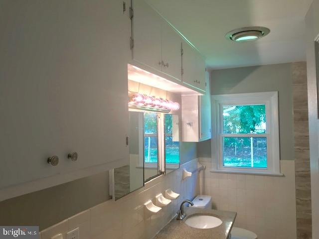 902 Price Road Salisbury, MD 21801 - Photo 20 of 39 Bathroom