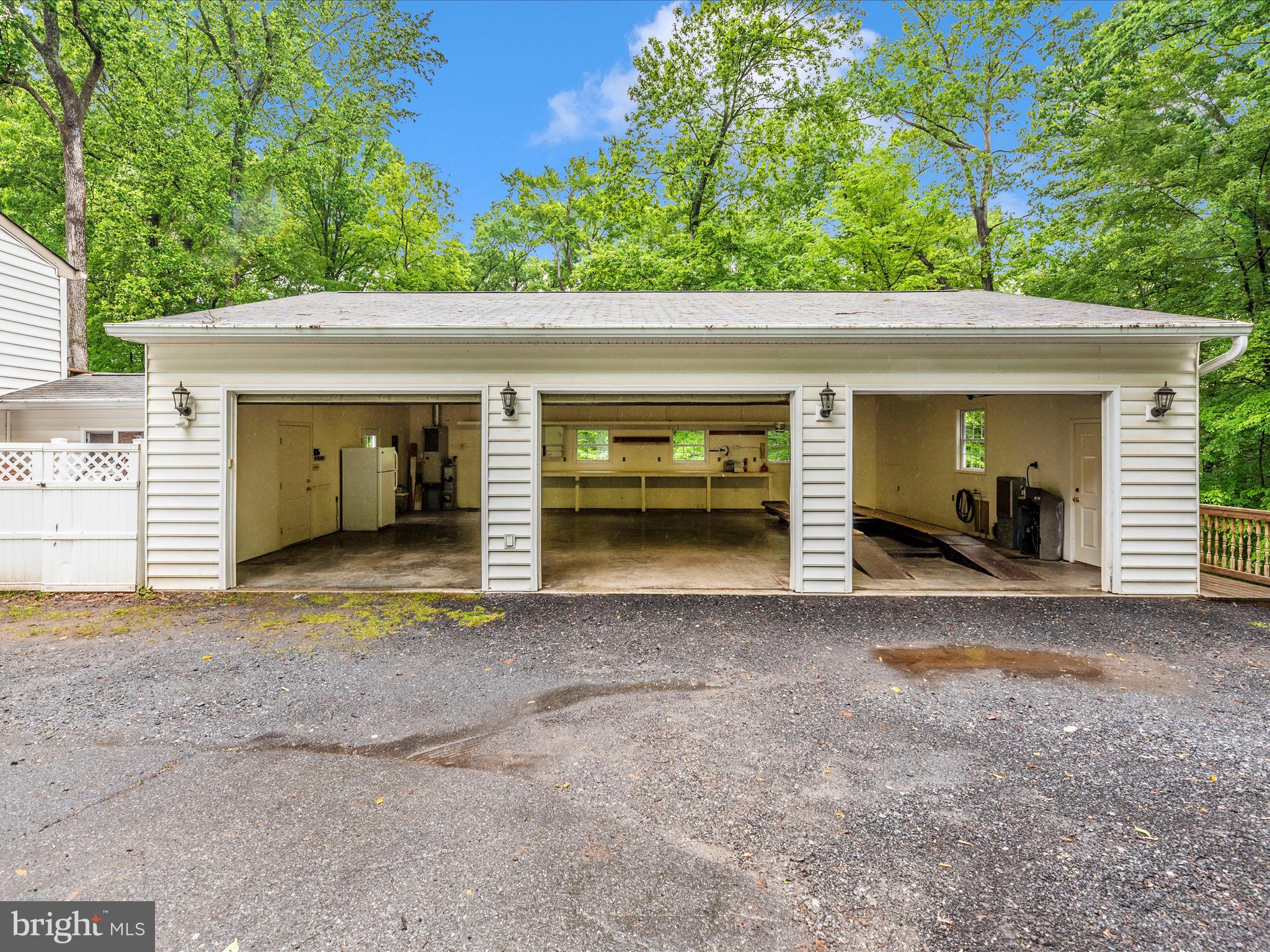 10924 Rawley Road New Market, MD 21774 - Photo 13 of 51 Garage
