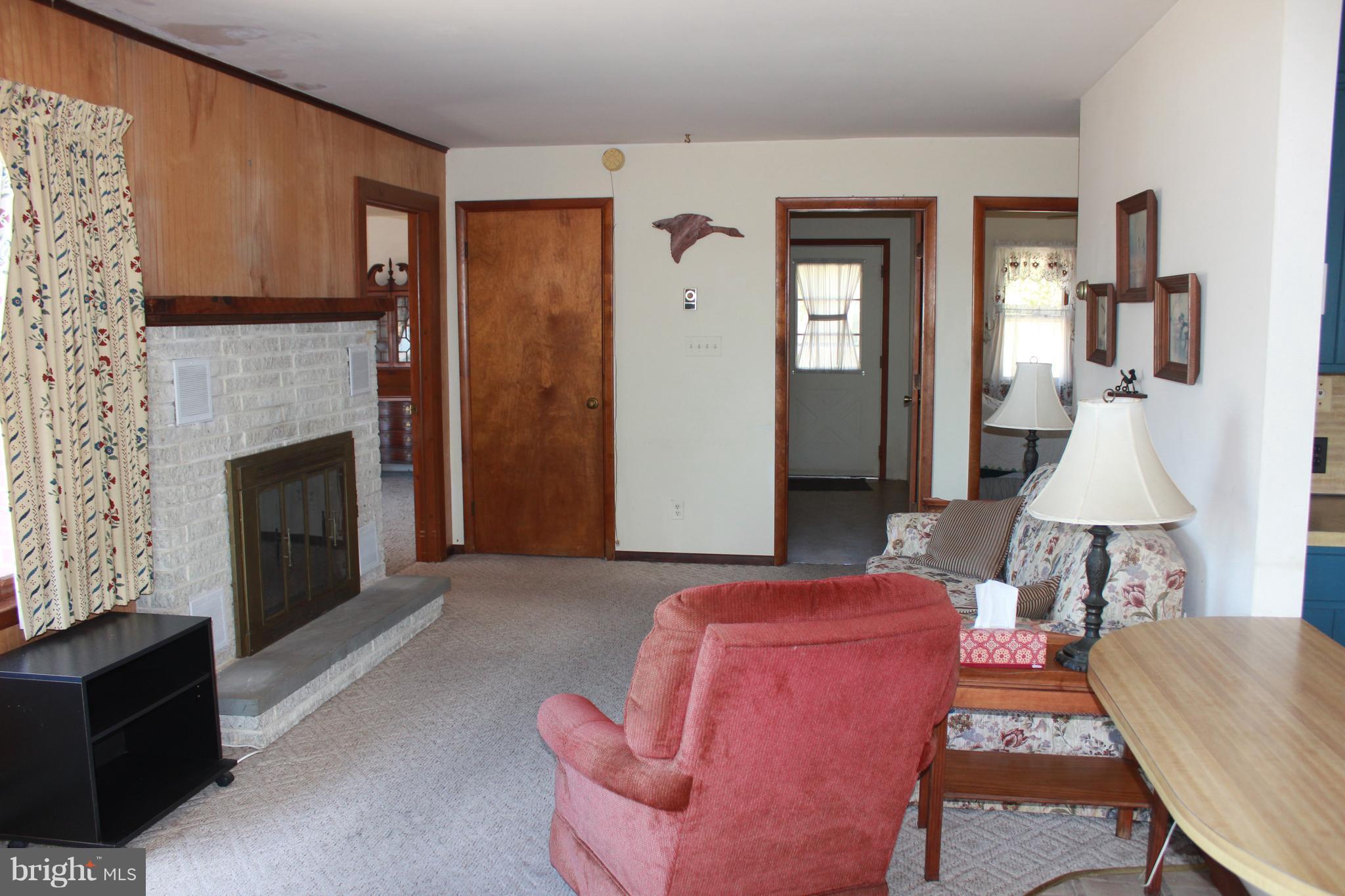 4914 David Greene Road Cambridge, MD 21613 - Photo 14 of 26 Living Room