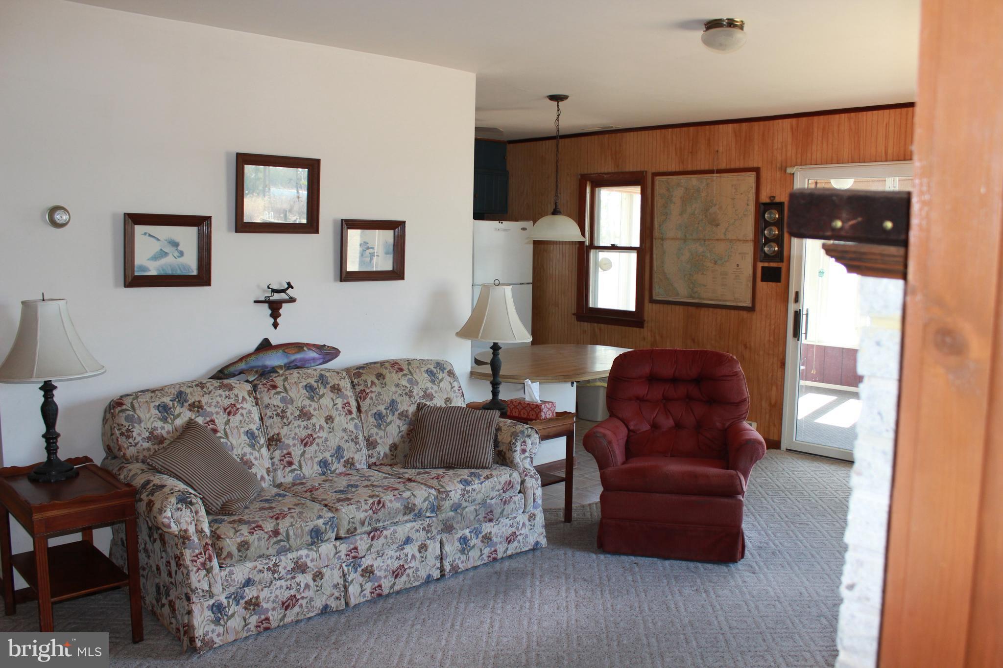 4914 David Greene Road Cambridge, MD 21613 - Photo 8 of 26 Living Room