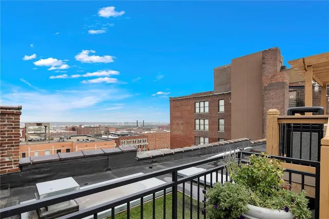 $175,000 | 308 West 8th Street, Unit 522, Kansas City, MO 64105
