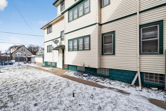 $149,800 | 4255 North 24th Place, Unit 4257, Milwaukee, WI 53209