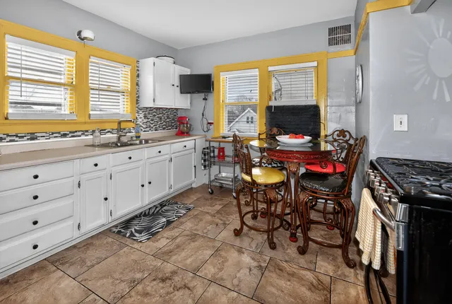 $149,800 | 4255 North 24th Place, Unit 4257, Milwaukee, WI 53209