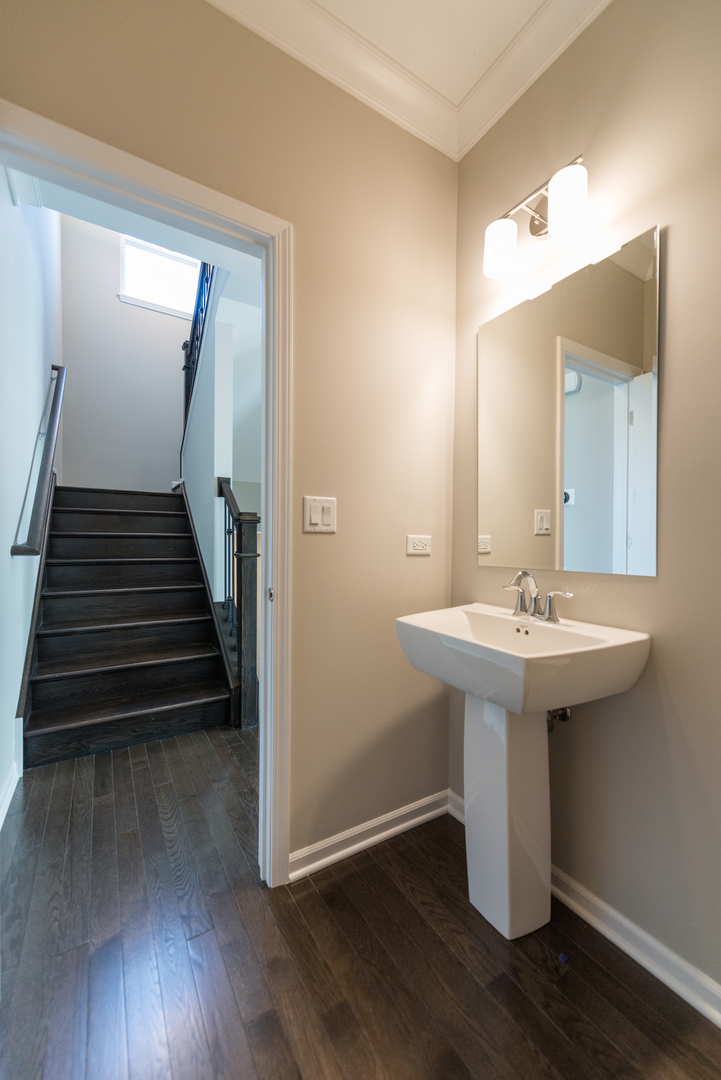 1230 Elm Street Park Ridge, IL 60068 - Photo 6 of 23 Gallery Image 6