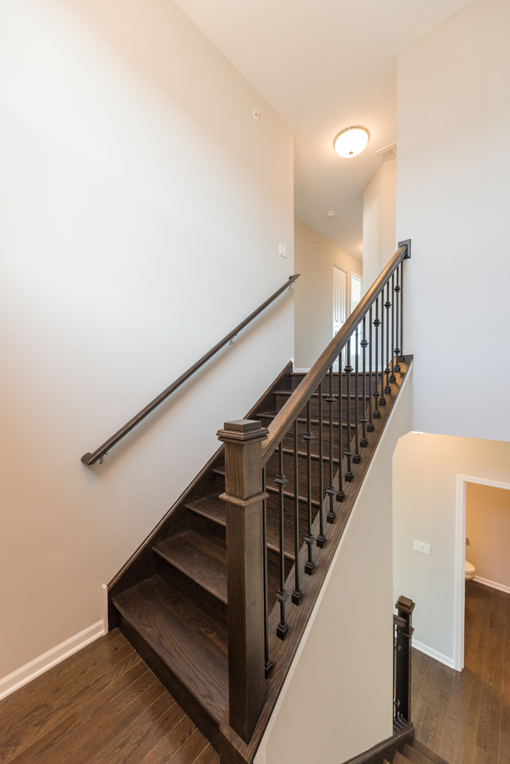 1230 Elm Street Park Ridge, IL 60068 - Photo 7 of 23 Gallery Image 7