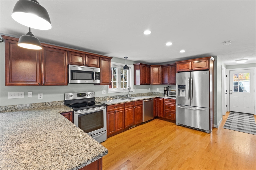 33 Trask Road Plymouth, MA 02360 - Photo 3 of 40 Gallery Image 3