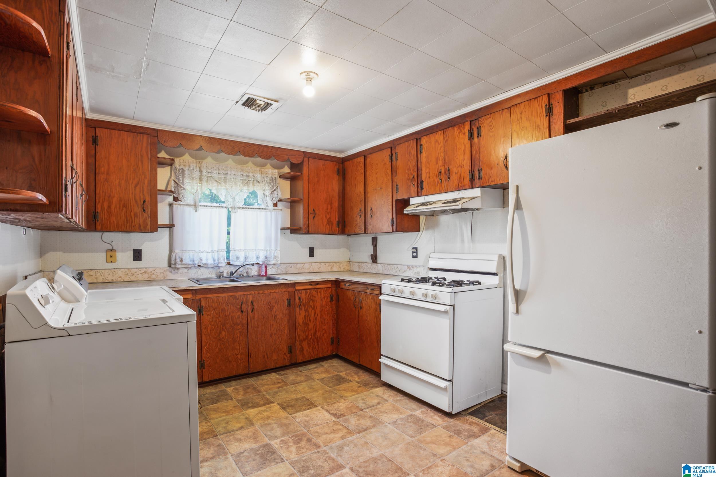 200 Goodwin Lane Talladega, AL 35160 - Photo 10 of 34
