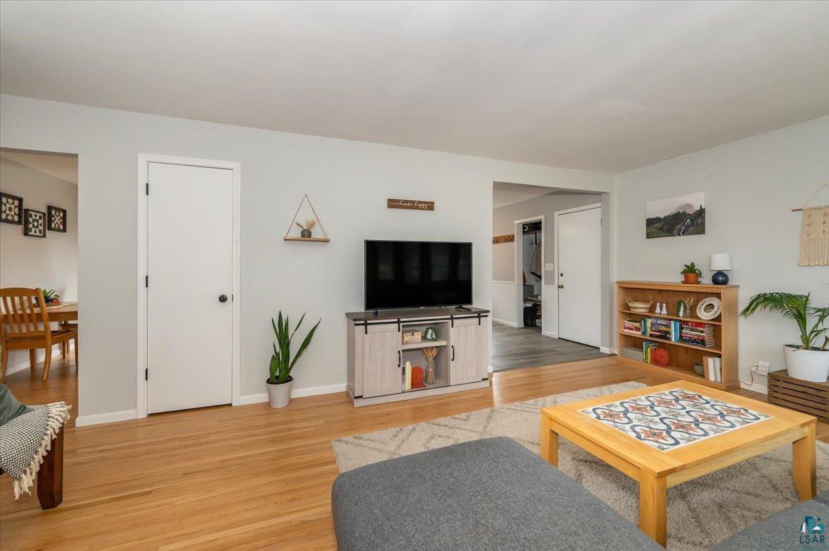 606 Maple Bend Drive Duluth, MN 55811 - Photo 2 of 30 Living area with light wood-type flooring