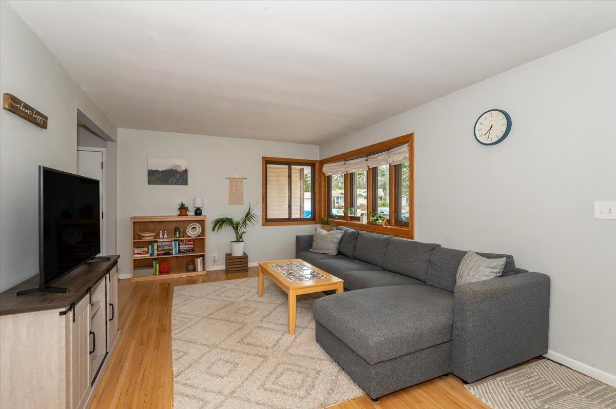 606 Maple Bend Drive Duluth, MN 55811 - Photo 3 of 30 Living area with light wood-style floors
