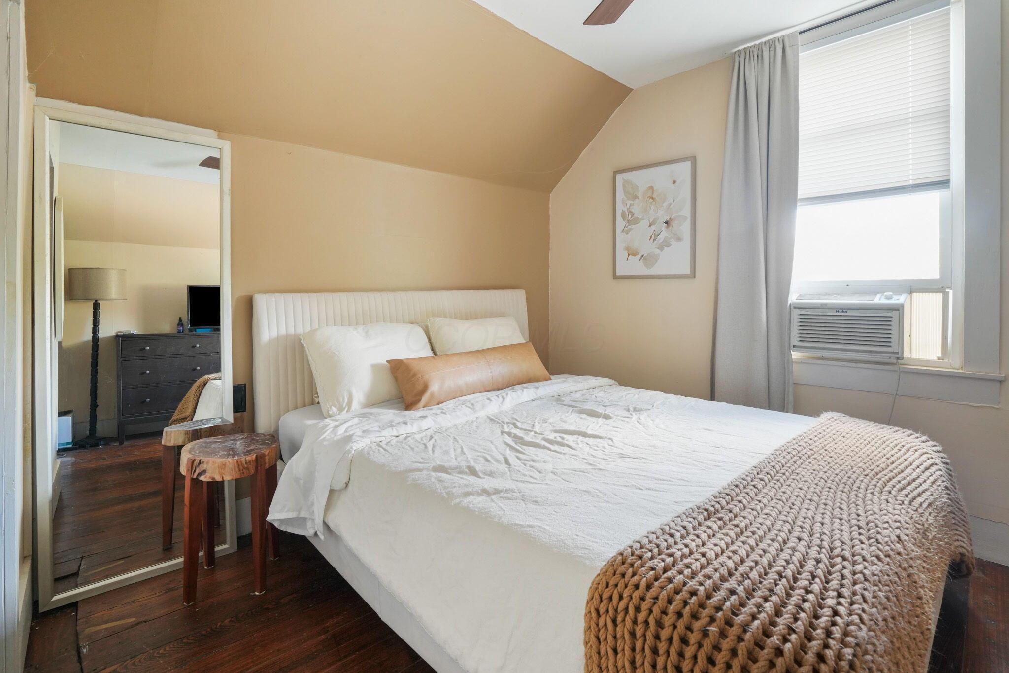 6218 North Old State Road Delaware, OH 43015 - Photo 22 of 38 2nd Floor bedroom