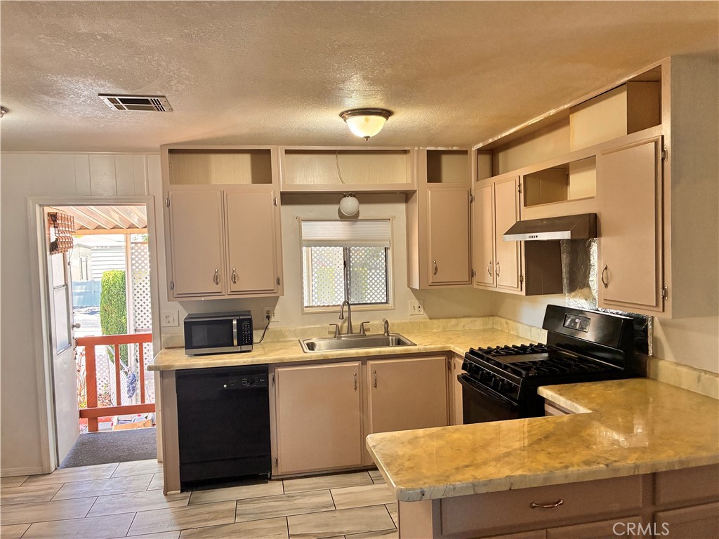 31130 South General Kearny Road, Unit 18 Temecula, CA 92591 - Photo 25 of 37