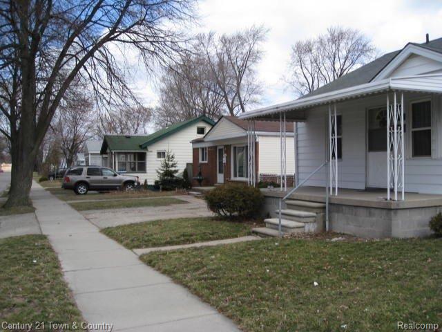 1922 Leitch Road Ferndale, MI 48220 - Photo 3 of 18 3.JPG