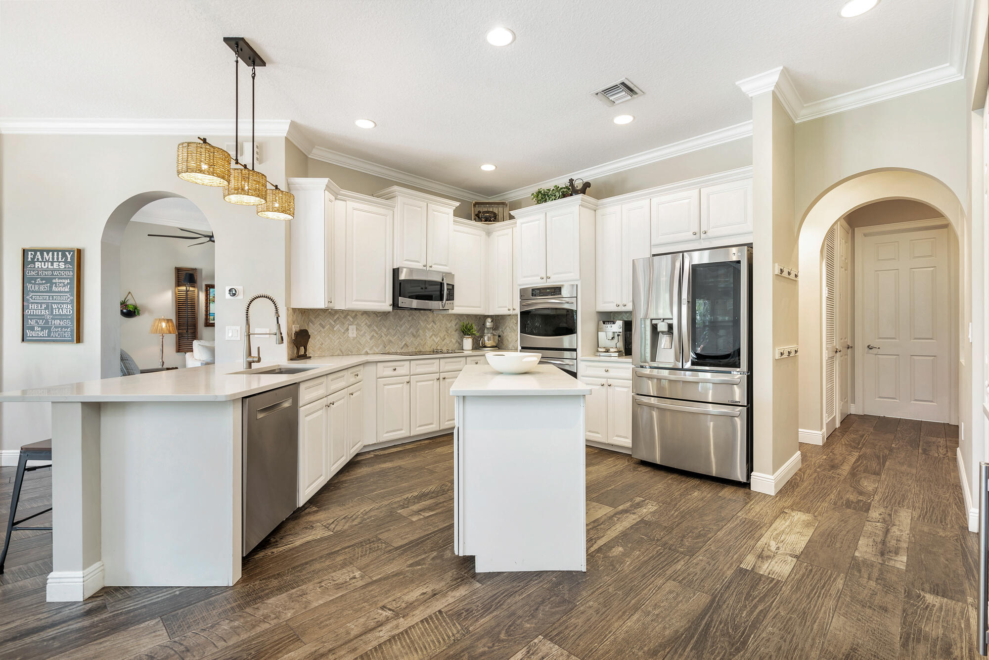 133 Citadel Circle Jupiter, FL 33458 - Photo 6 of 31 b low-12
