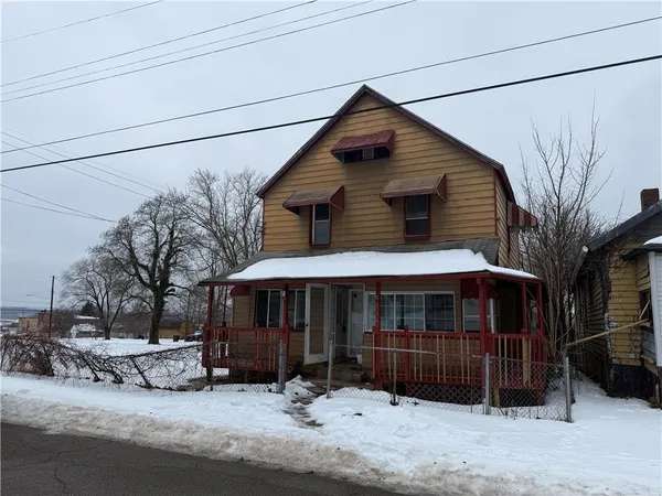 $27,900 | 1118 Wallis Avenue, Farrell, PA 16121