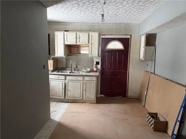 $27,900 | 1118 Wallis Avenue, Farrell, PA 16121