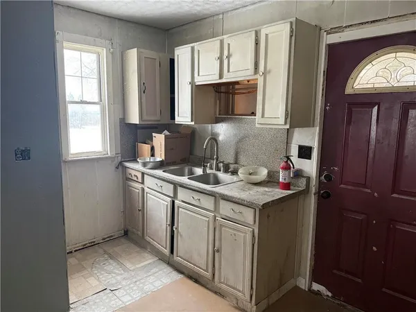 $27,900 | 1118 Wallis Avenue, Farrell, PA 16121