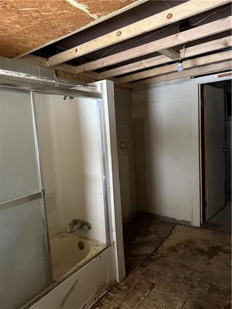 $27,900 | 1118 Wallis Avenue, Farrell, PA 16121