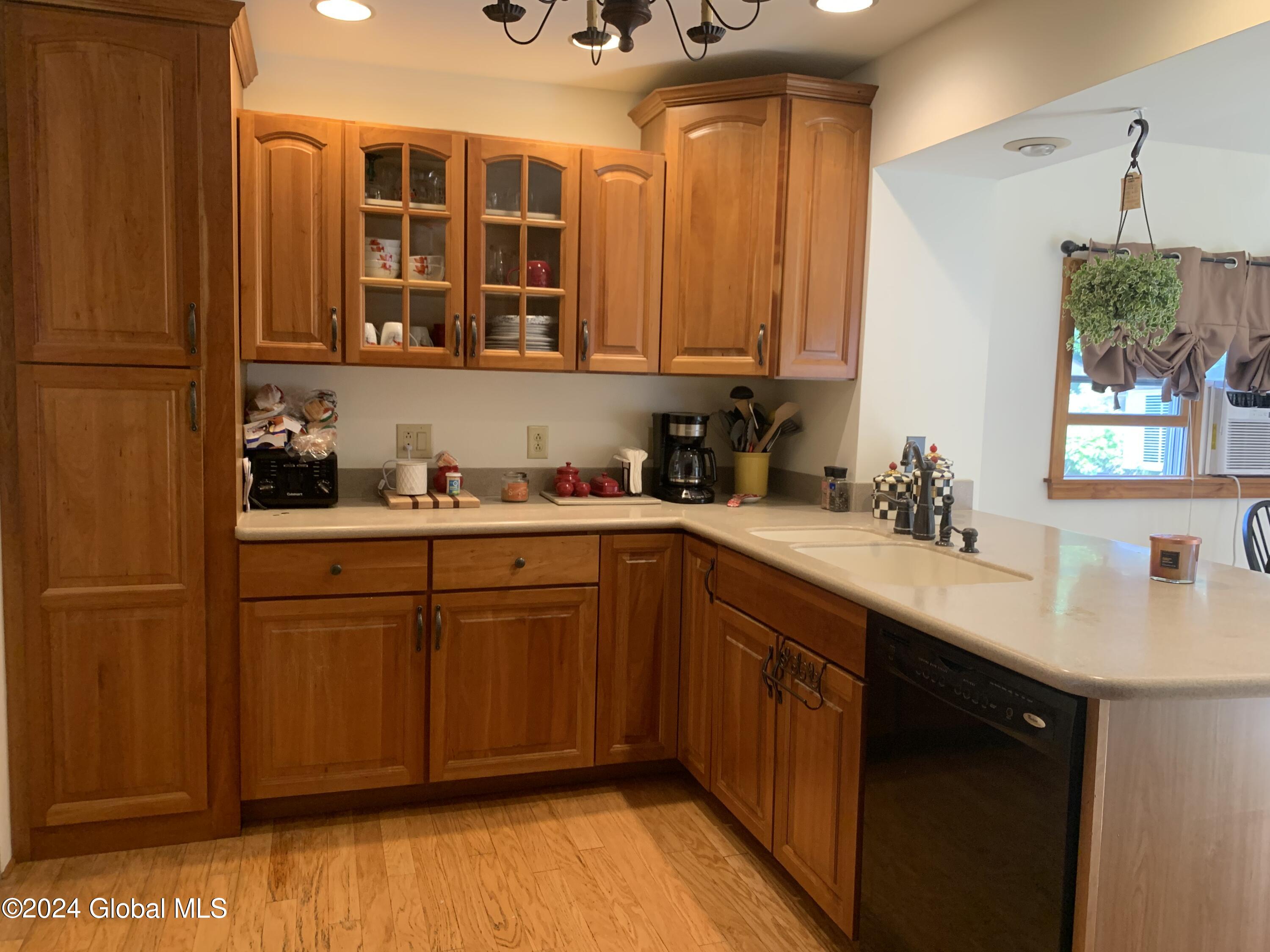 508 Chiswell Road Schenectady, NY 12304 - Photo 6 of 22 IMG_3263