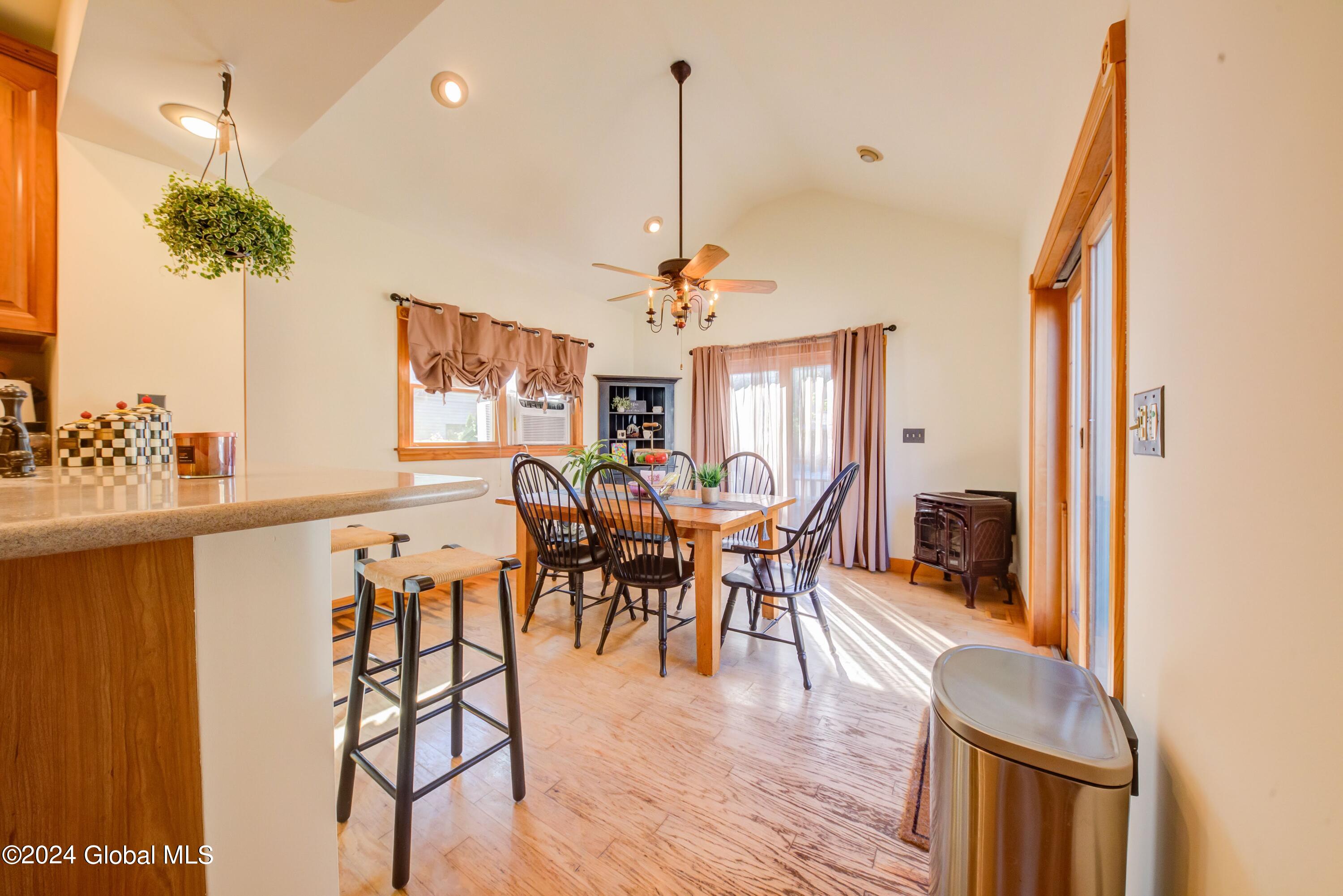 508 Chiswell Road Schenectady, NY 12304 - Photo 9 of 22 508 Chiswell St-7