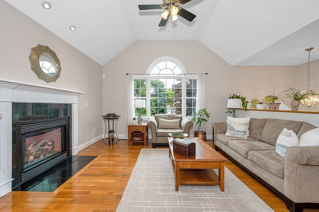 9 Brookbridge Road Stoneham, MA 02180 - Photo 11 of 41 Gallery Image 11