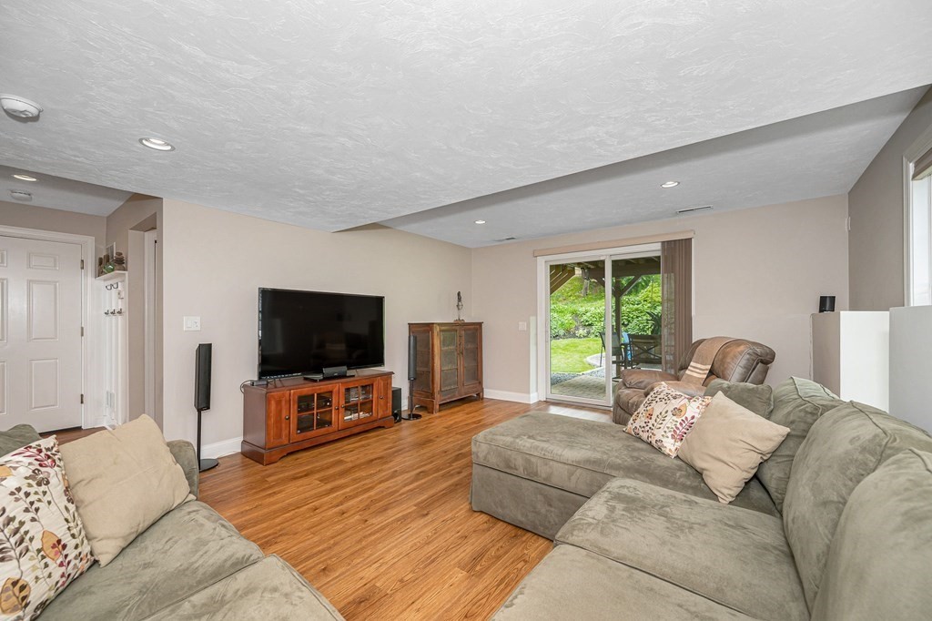 9 Brookbridge Road Stoneham, MA 02180 - Photo 25 of 41 Gallery Image 25