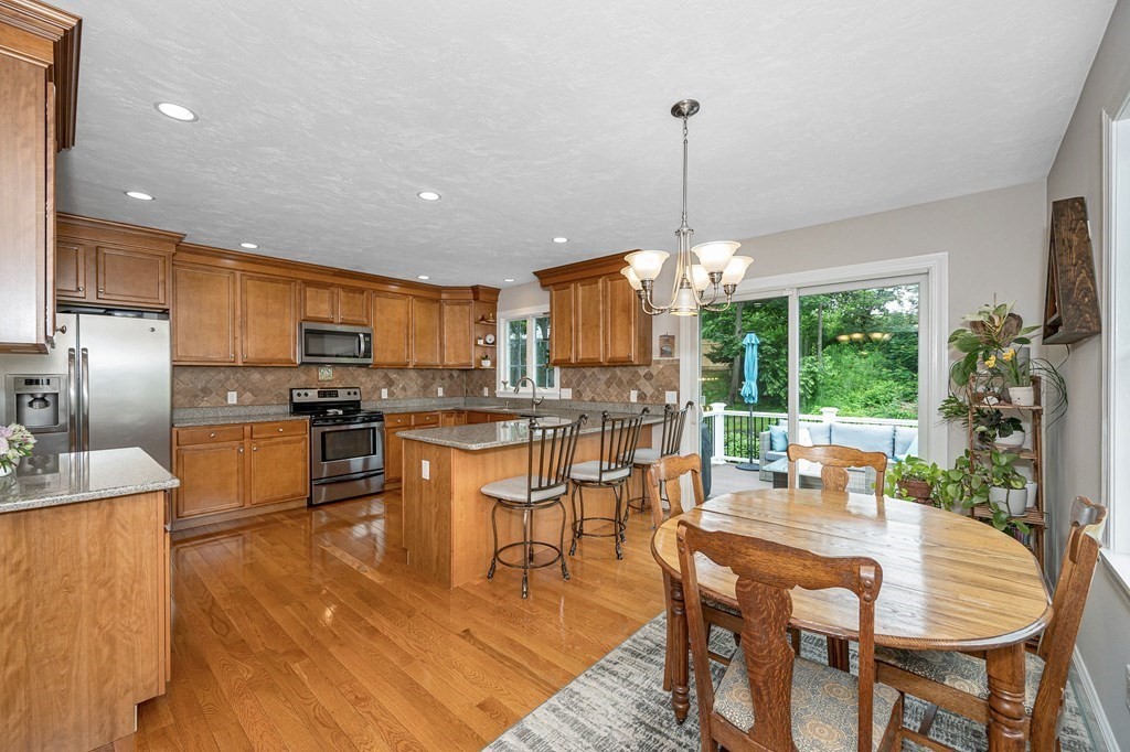 9 Brookbridge Road Stoneham, MA 02180 - Photo 4 of 41 Gallery Image 4