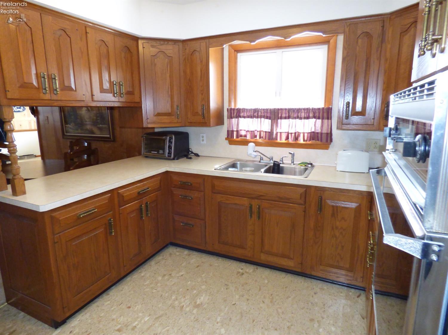 3618 West Harbor Road Port Clinton, OH 43452 - Photo 18 of 32 Gallery Image 18