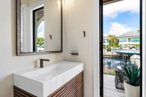 $4,995,000 | 662 Boca Marina Court, Boca Raton, FL 33487