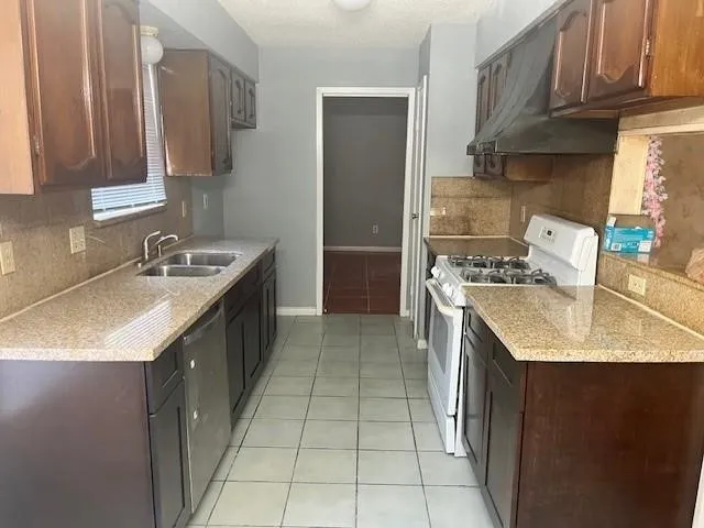 $1,850 | 4218 Southchase Lane, Houston, TX 77014