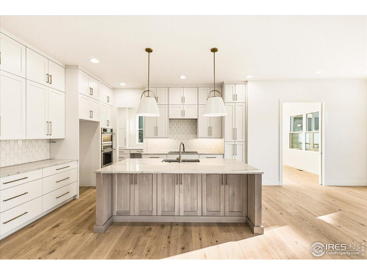 With nearly 50 years of Colorado craftsmanship, Sheffield Homes brings a legacy of quality and design to Renegade-pairing time-honored building expertise with a refined mountain-modern aesthetic that is both timeless and perfectly suited to Table Mountain.