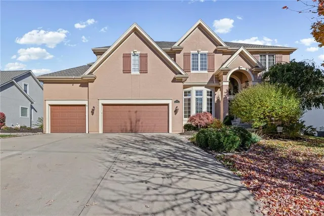$925,000 | 5716 West 146th Street, Overland Park, KS 66223