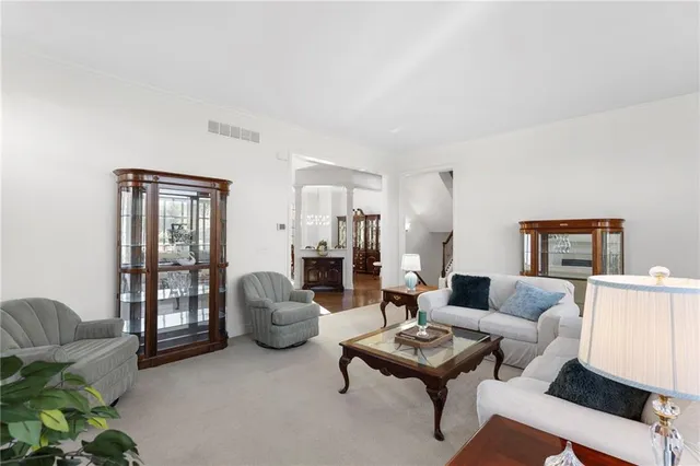 $925,000 | 5716 West 146th Street, Overland Park, KS 66223