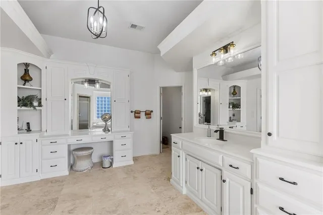 $925,000 | 5716 West 146th Street, Overland Park, KS 66223