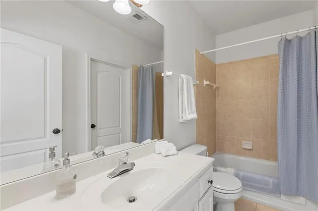 $925,000 | 5716 West 146th Street, Overland Park, KS 66223