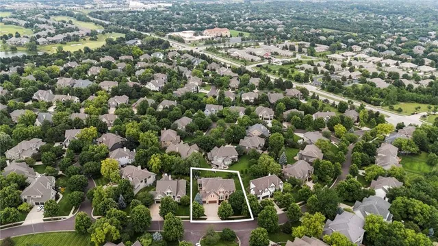 $925,000 | 5716 West 146th Street, Overland Park, KS 66223