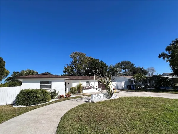 $3,900 | 2502 Tropical Shores Drive Southeast, St. Petersburg, FL 33705