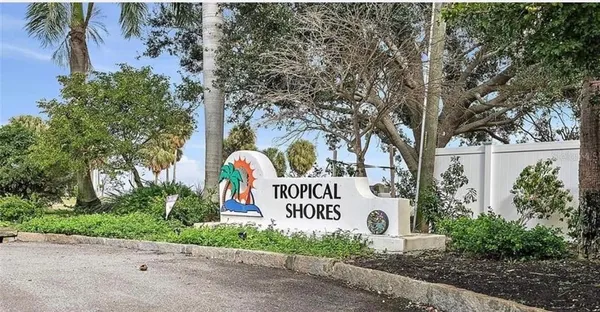 $3,900 | 2502 Tropical Shores Drive Southeast, St. Petersburg, FL 33705