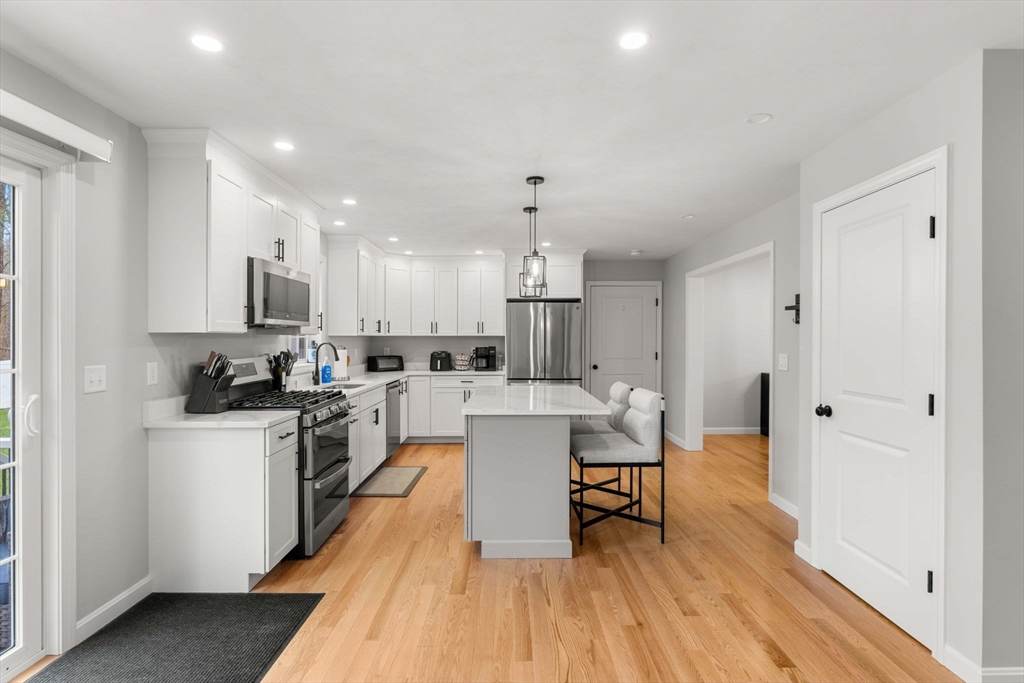 11 A Springview Terrace Plaistow, NH 03865 - Photo 4 of 30