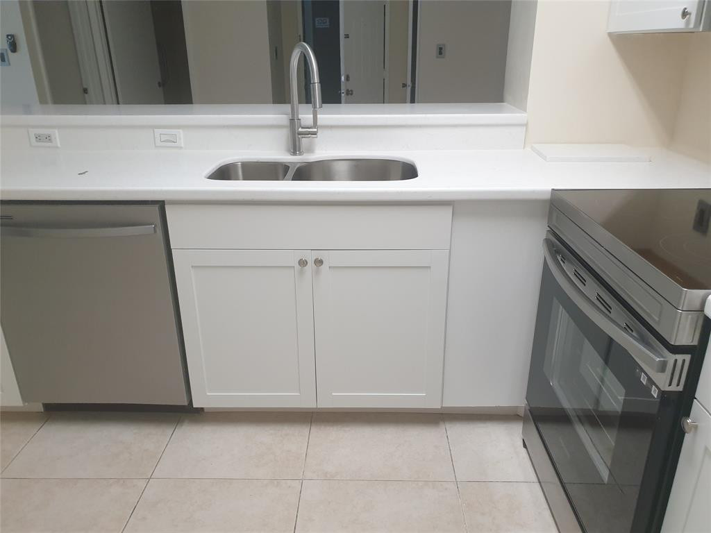 520 South Park Road, Unit 1812 Hollywood, FL 33021 - Photo 4 of 11 Photo 4