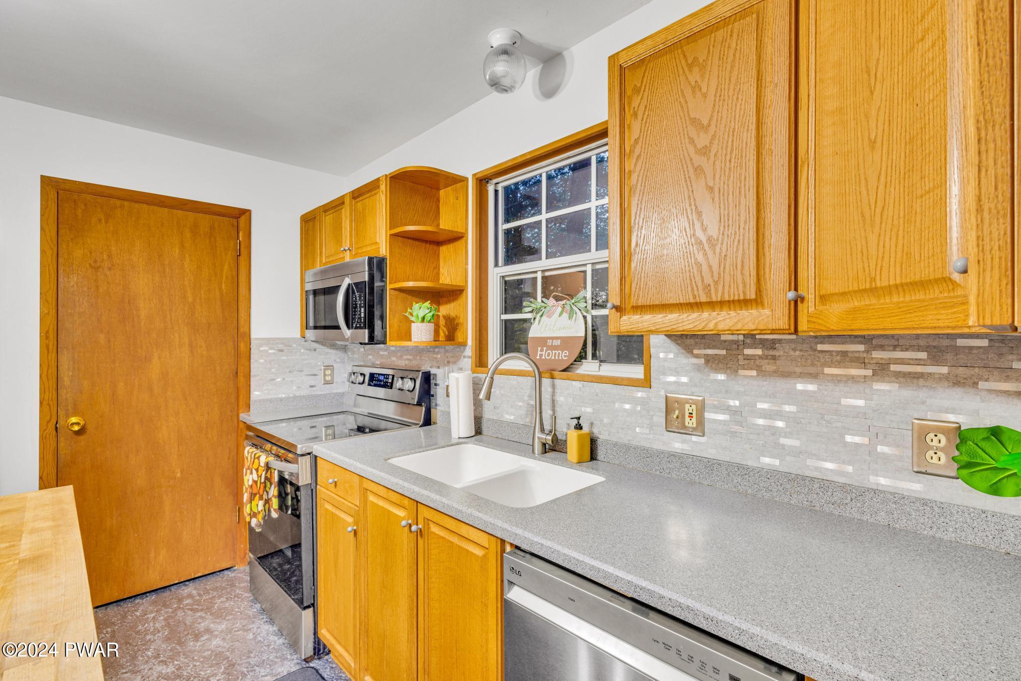 124 Ruffed Grouse Drive Greentown, PA 18426 - Photo 11 of 46