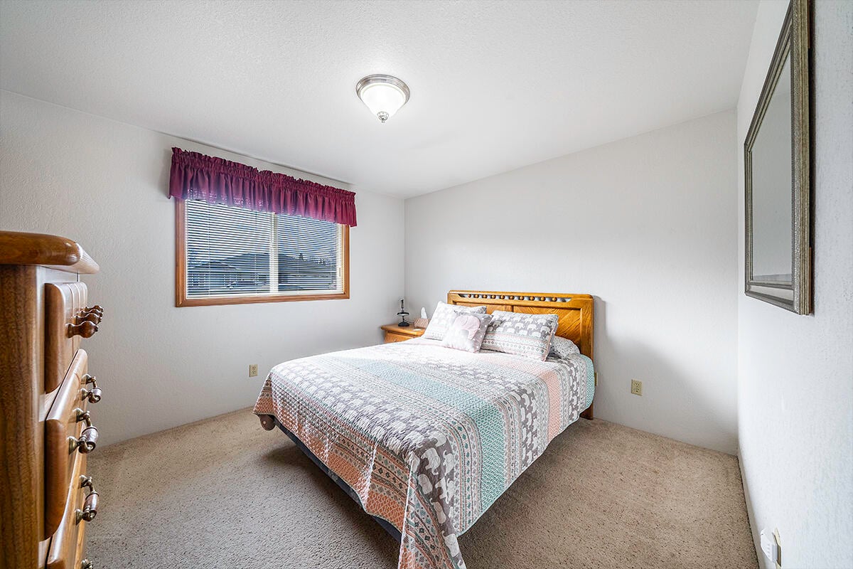 1630 Timothy Street Central Point, OR 97502 - Photo 10 of 28 11