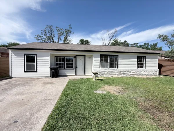 $1,850 | 8837 Oak Knoll Lane, Houston, TX 77078