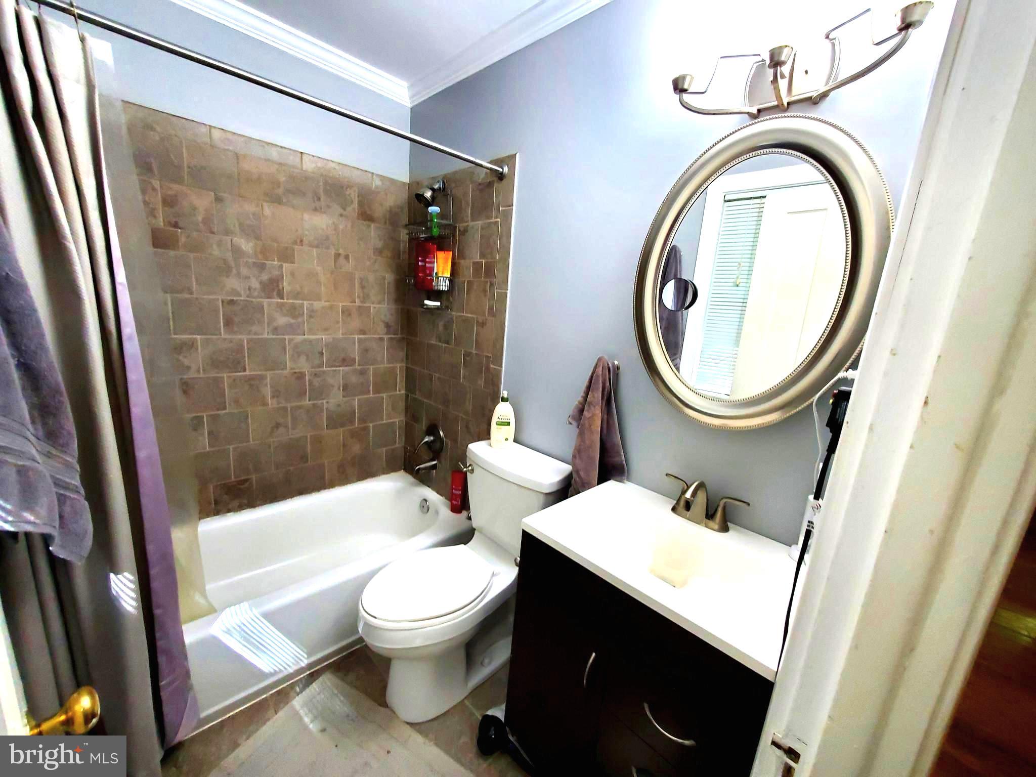 8512-12-2 Manchester Road, Unit 122 Silver Spring, MD 20901 - Photo 14 of 40 Bathroom -