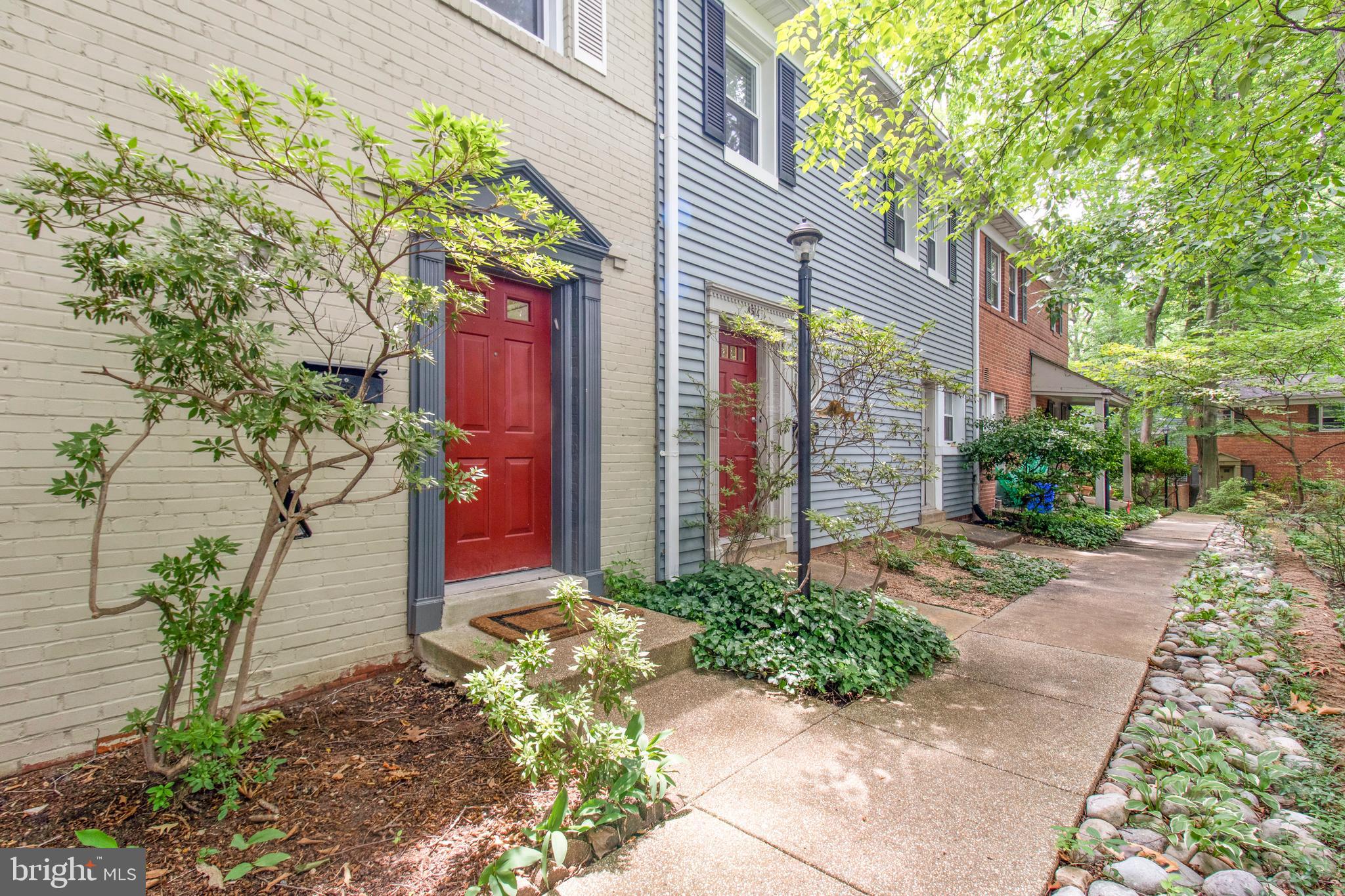 8512-12-2 Manchester Road, Unit 122 Silver Spring, MD 20901 - Photo 3 of 40 8512 Facade - angle